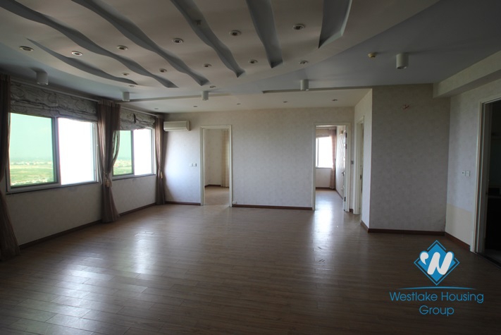 Large size apartment for rent in E Tower, Ciputra, Tay Ho, Ha Noi
